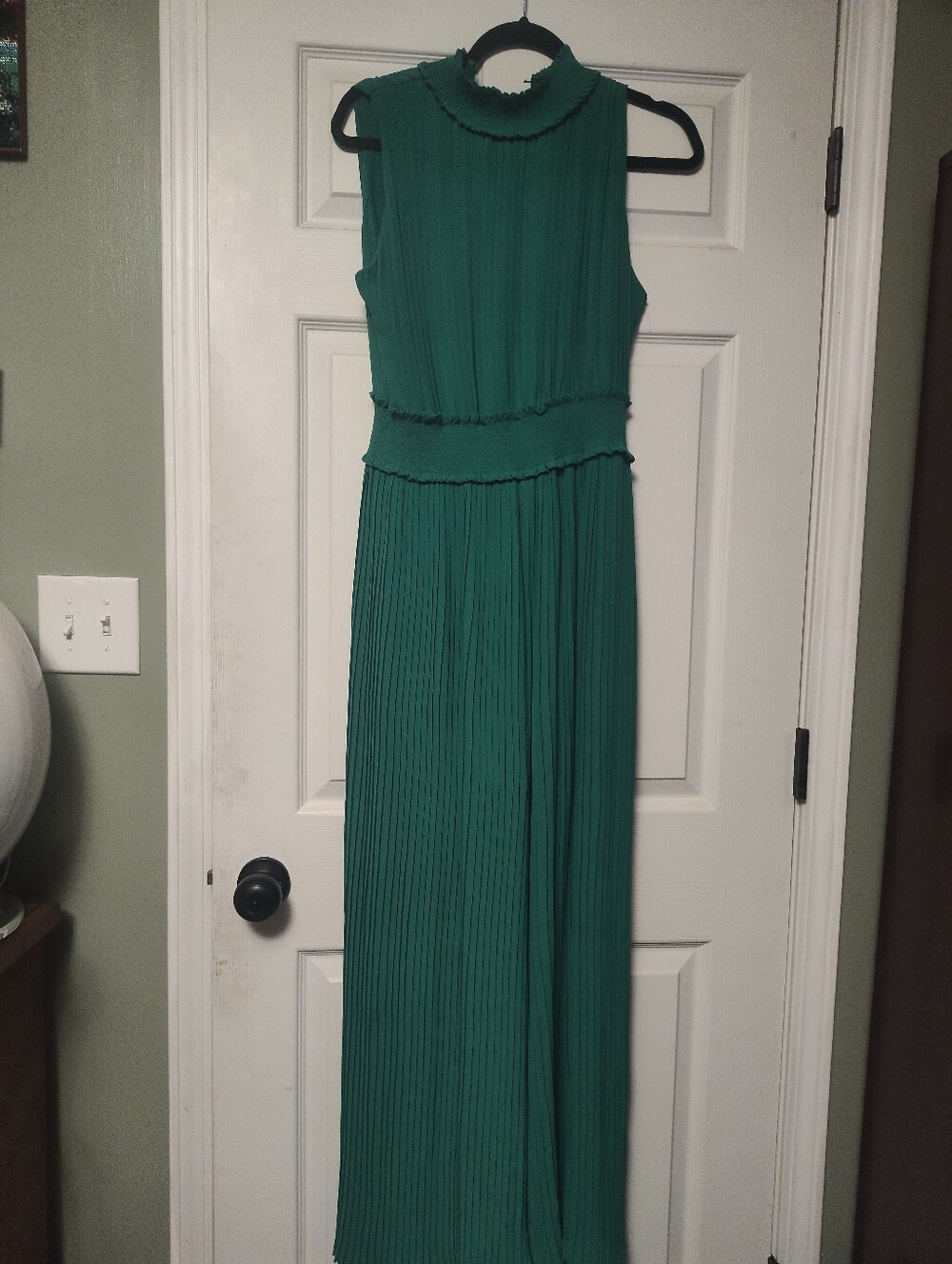 Sleeveless Green Pleated Maxi Jumpsuit